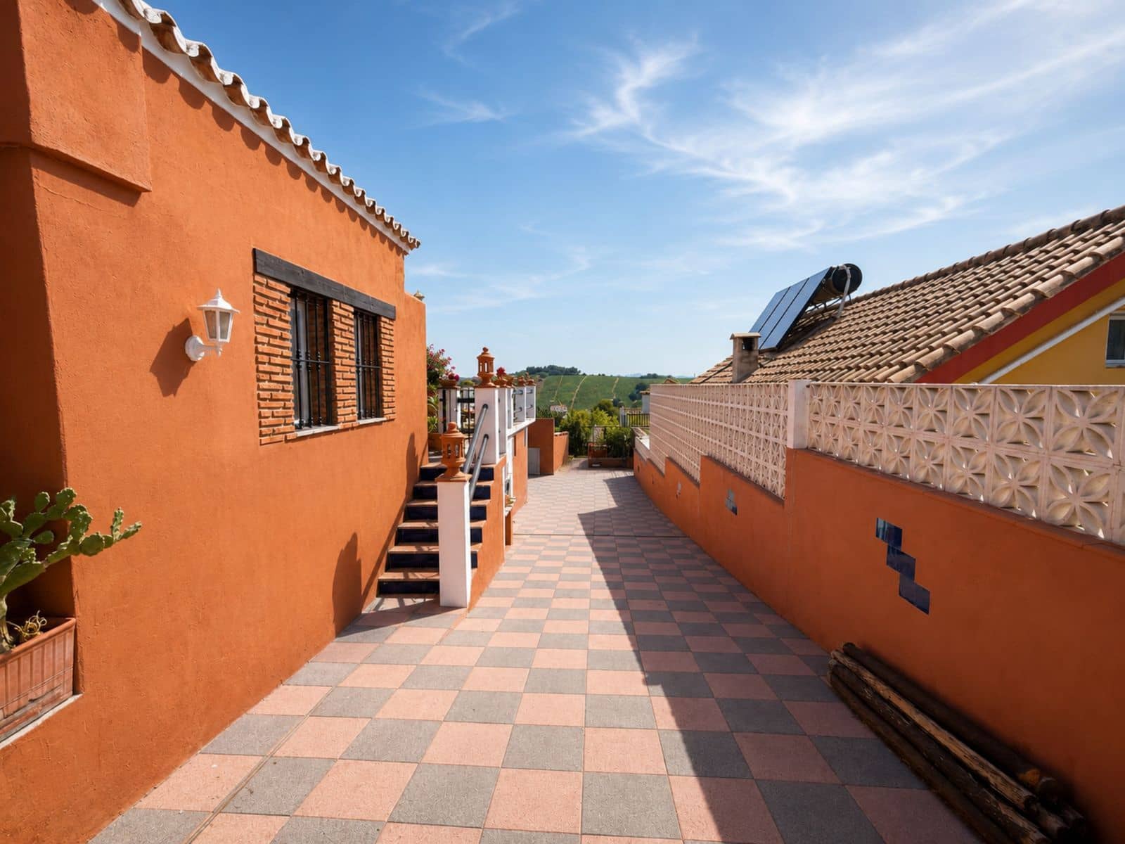 Chalet de 2 habitaciones en Manilva en venta - 465.000 € (Ref: 9952095)