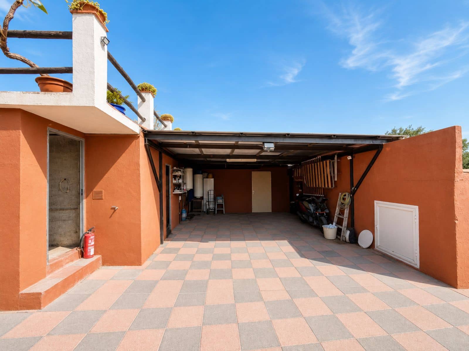 Chalet de 2 habitaciones en Manilva en venta - 465.000 € (Ref: 9952095)