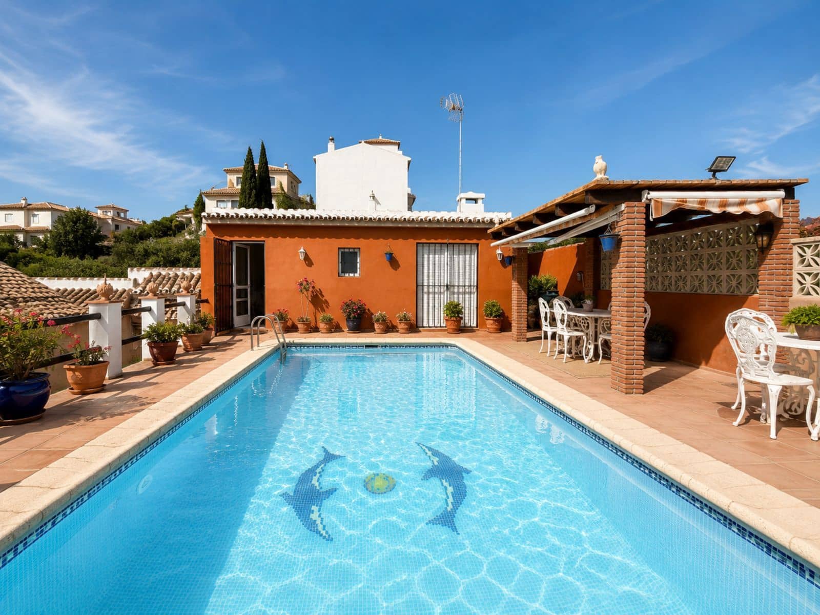 Chalet de 2 habitaciones en Manilva en venta - 465.000 € (Ref: 9952095)