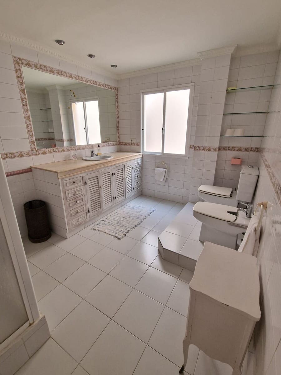 1 chambre Appartement à vendre à Estepona - 320 000 € (Ref: 9952096)