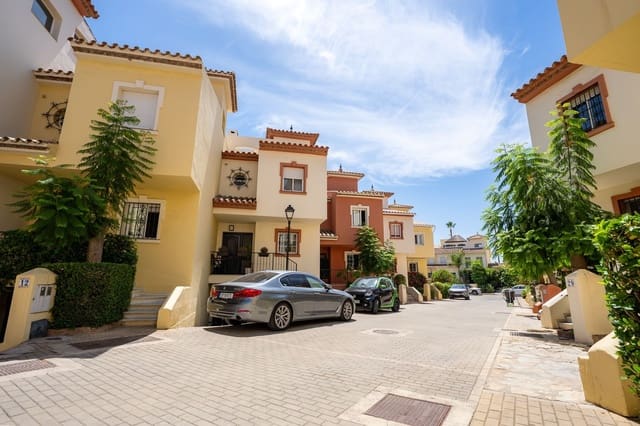 4 camera da letto Casa in vendita in New Golden Mile, Estepona - 949.000 € (Rif: 9952100)