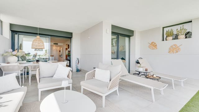 2 slaapkamer Appartement te koop in Manilva - € 450.000 (Ref: 9952101)