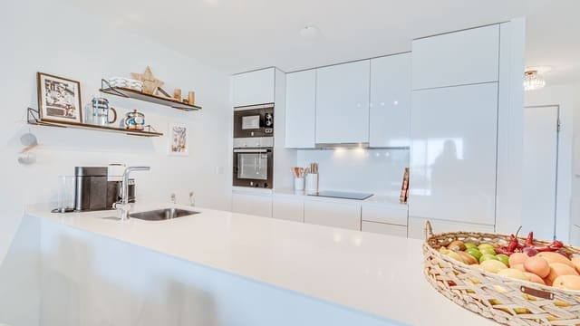 2 slaapkamer Appartement te koop in Manilva - € 450.000 (Ref: 9952101)