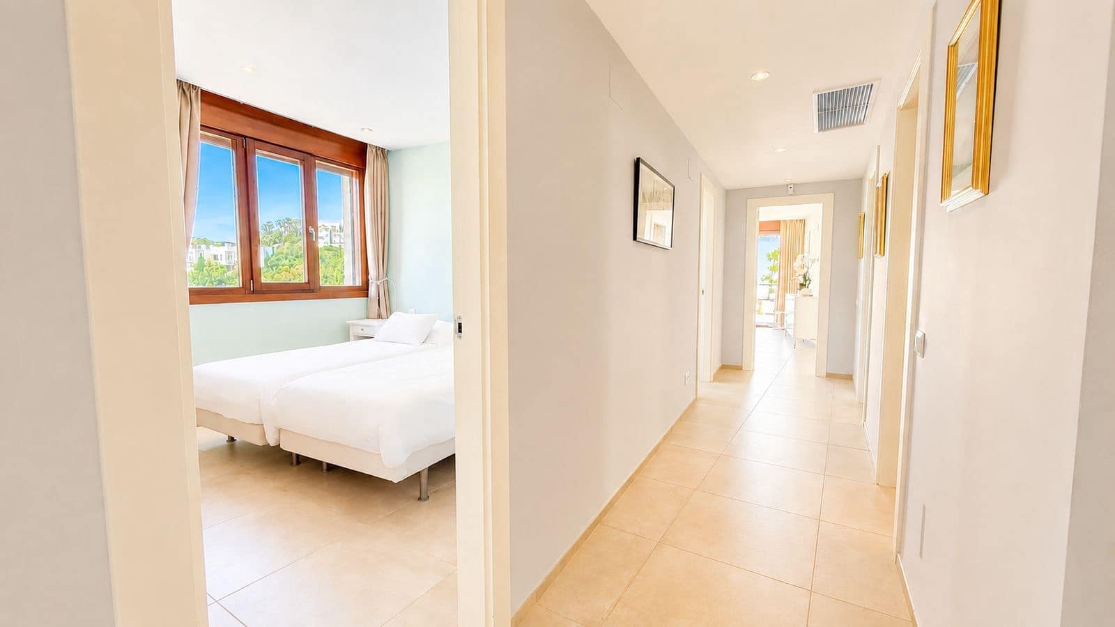 3 sovrum Takvåning till salu i Los Monteros - 749 000 € (Ref: 9952109)