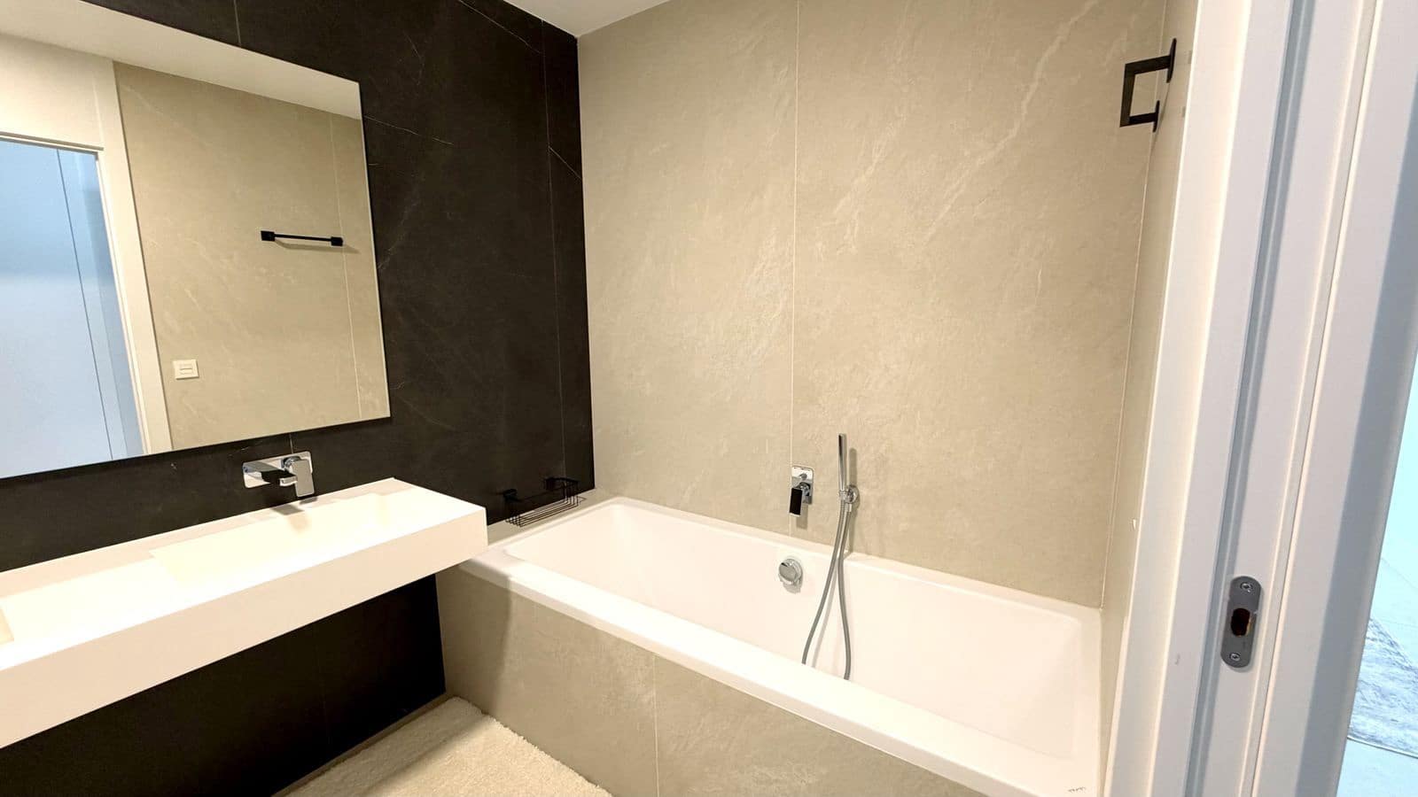 2 slaapkamer Appartement te koop in La Quinta - € 650.000 (Ref: 9952111)