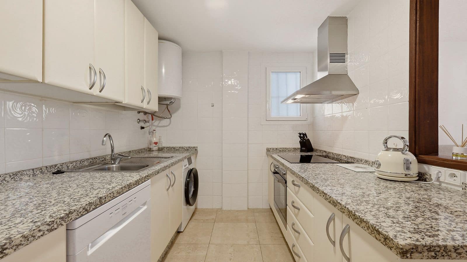 2 slaapkamer Appartement te koop in Manilva - € 280.000 (Ref: 9952113)