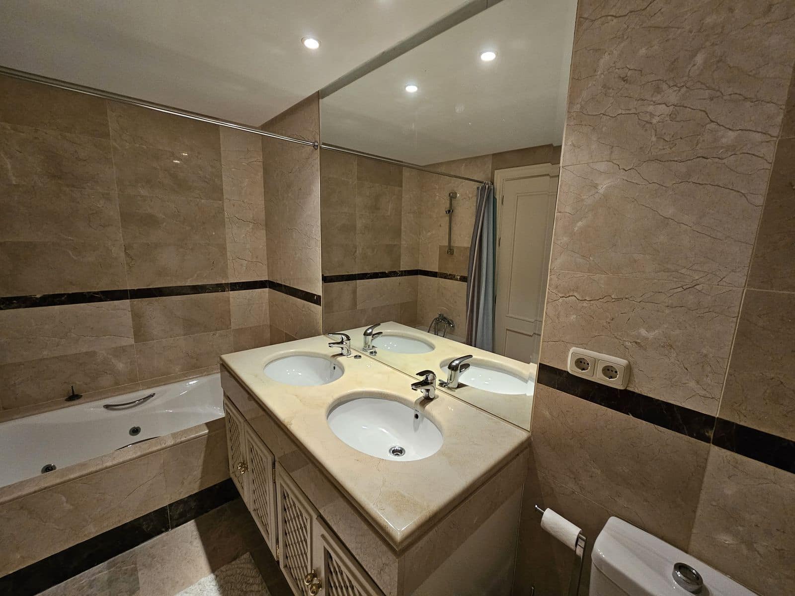 2 sypialnia Apartament na sprzedaż w Nueva Andalucia - 565 000 € (Ref: 9952116)