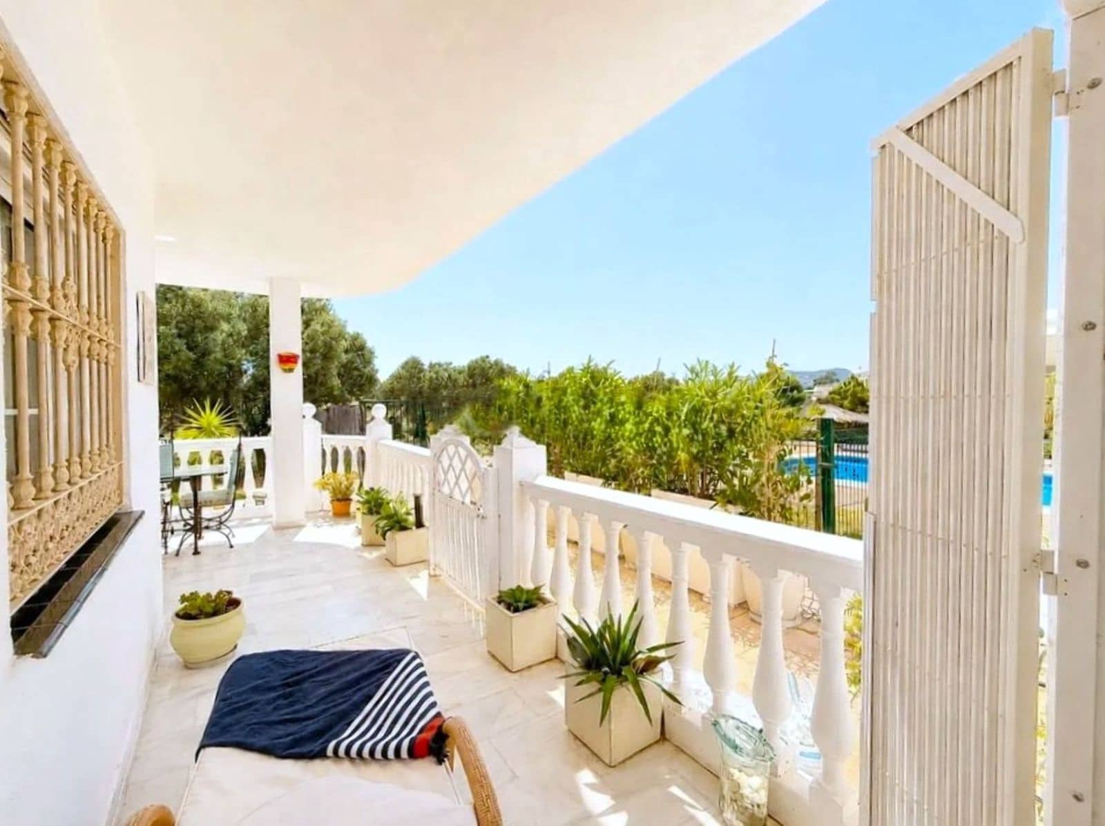 2 Zimmer Apartment zu verkaufen in Estepona - 359.000 € (Ref: 9952119)