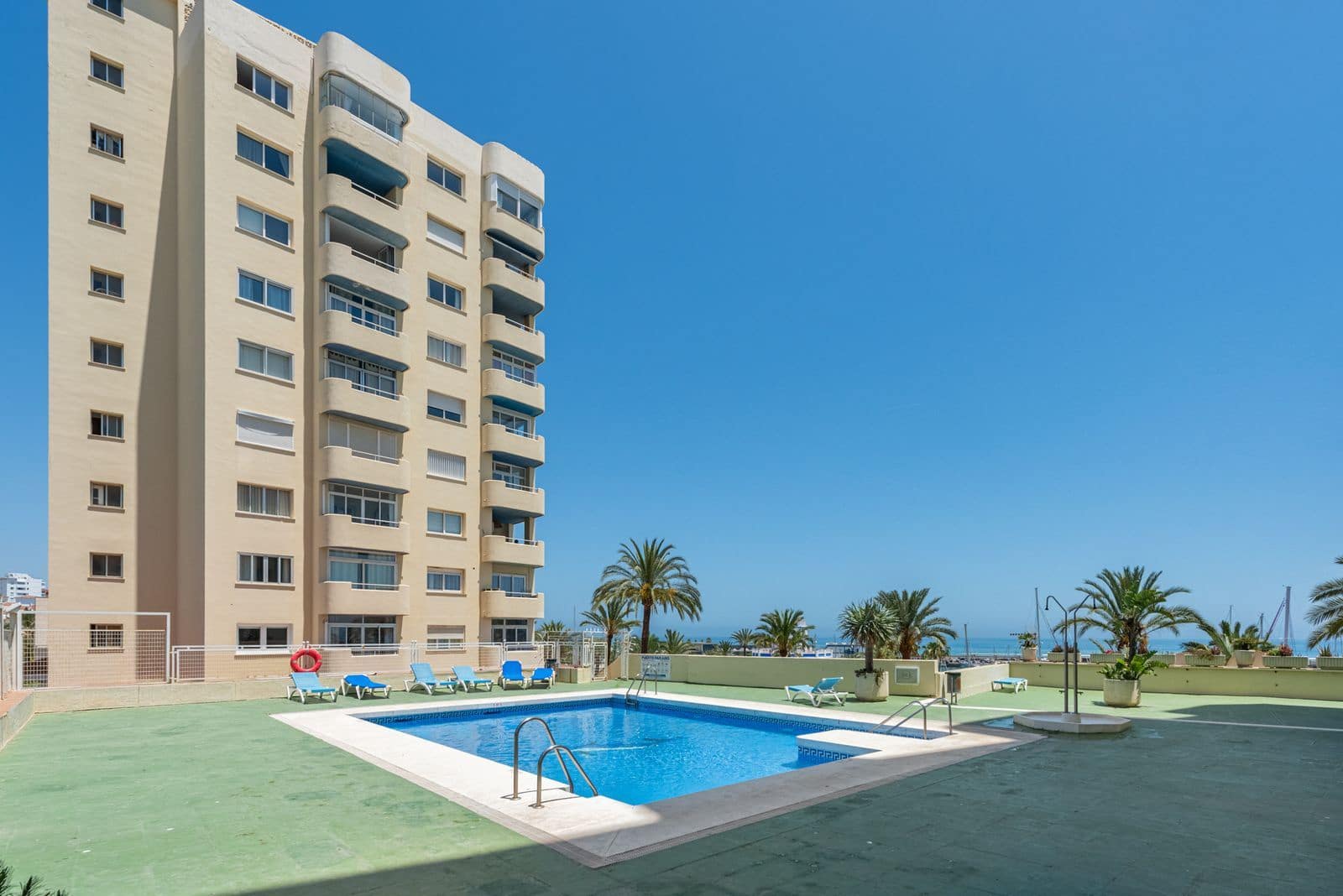 1 slaapkamer Appartement te koop in Estepona - € 329.000 (Ref: 9952121)