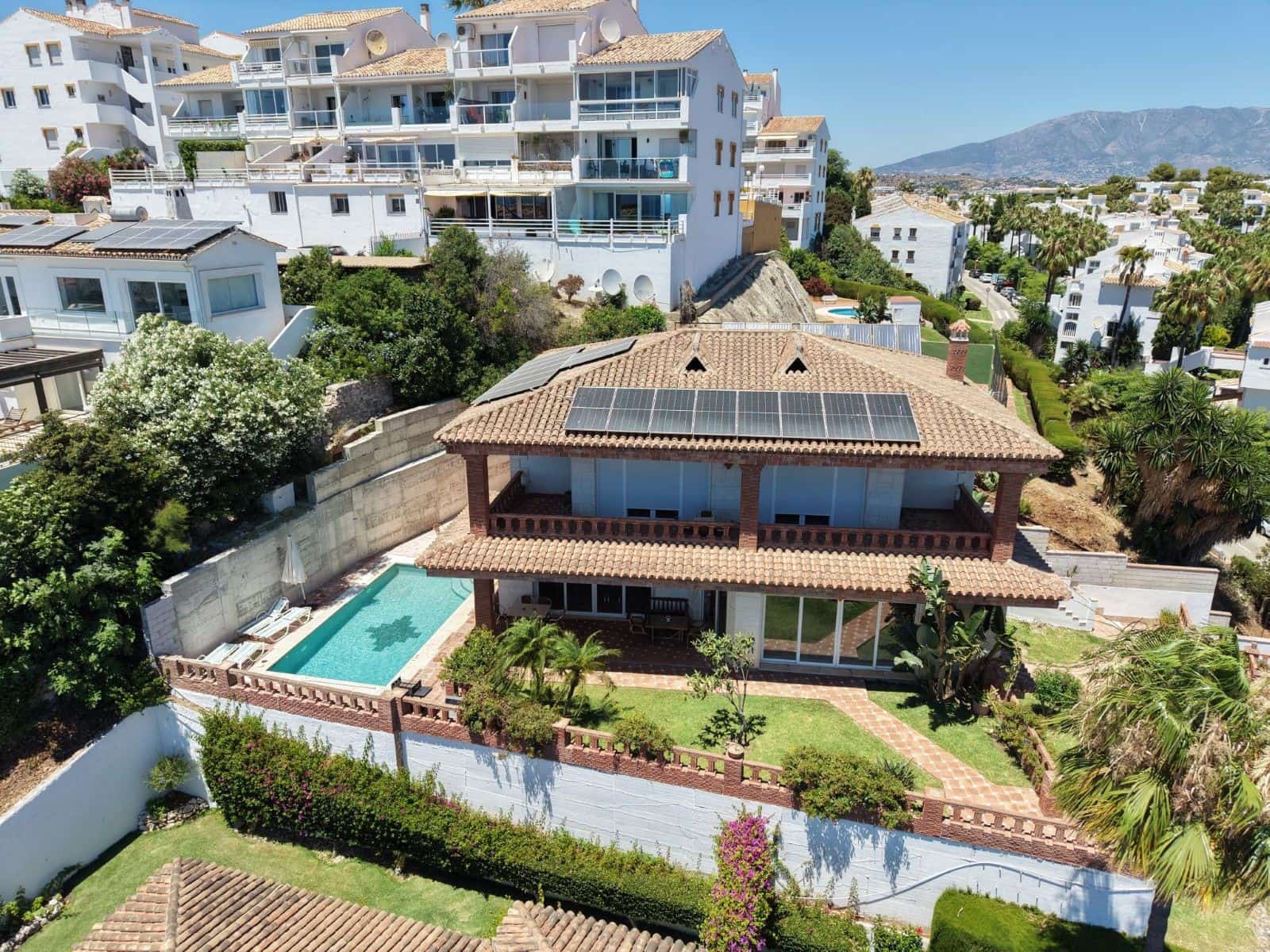 6 Zimmer Villa zu verkaufen in Riviera del Sol - 1.795.000 € (Ref: 9952125)
