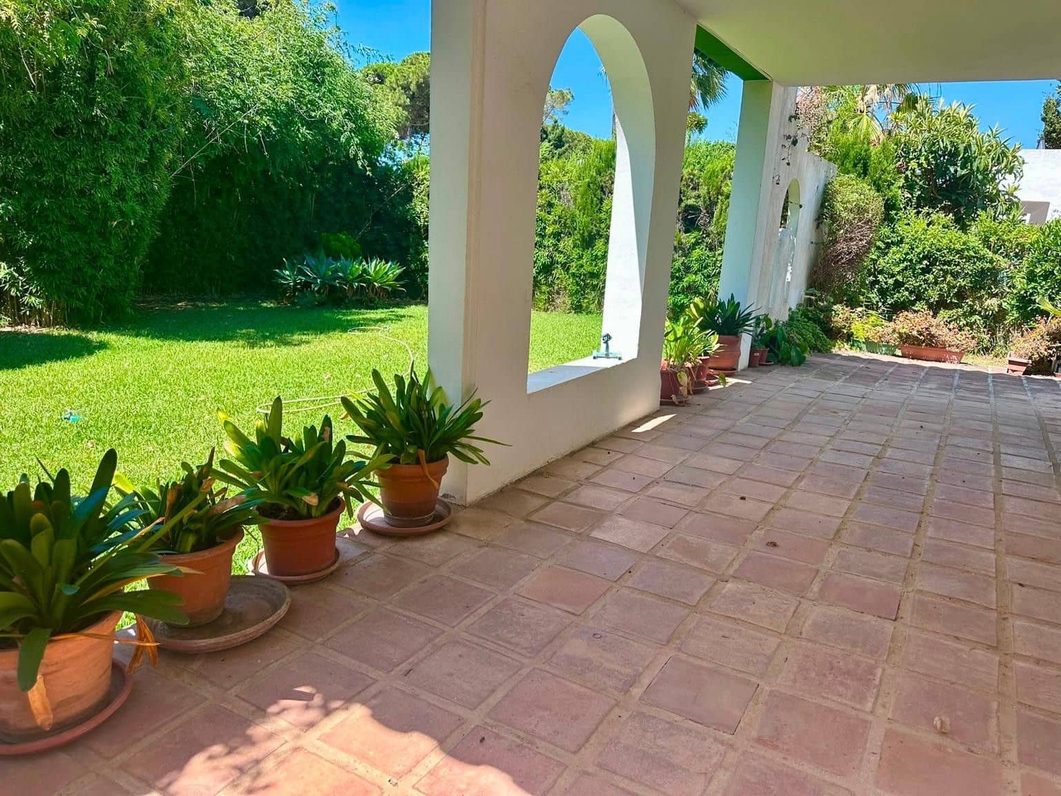 Chalet de 4 habitaciones en Artola en venta - 1.150.000 € (Ref: 9952129)