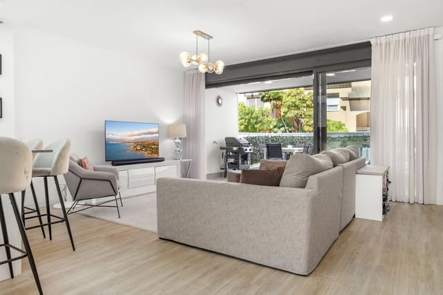 4 bedroom Semi-detached Villa for sale in Cancelada, Estepona - € 645,000 (Ref: 9952138)