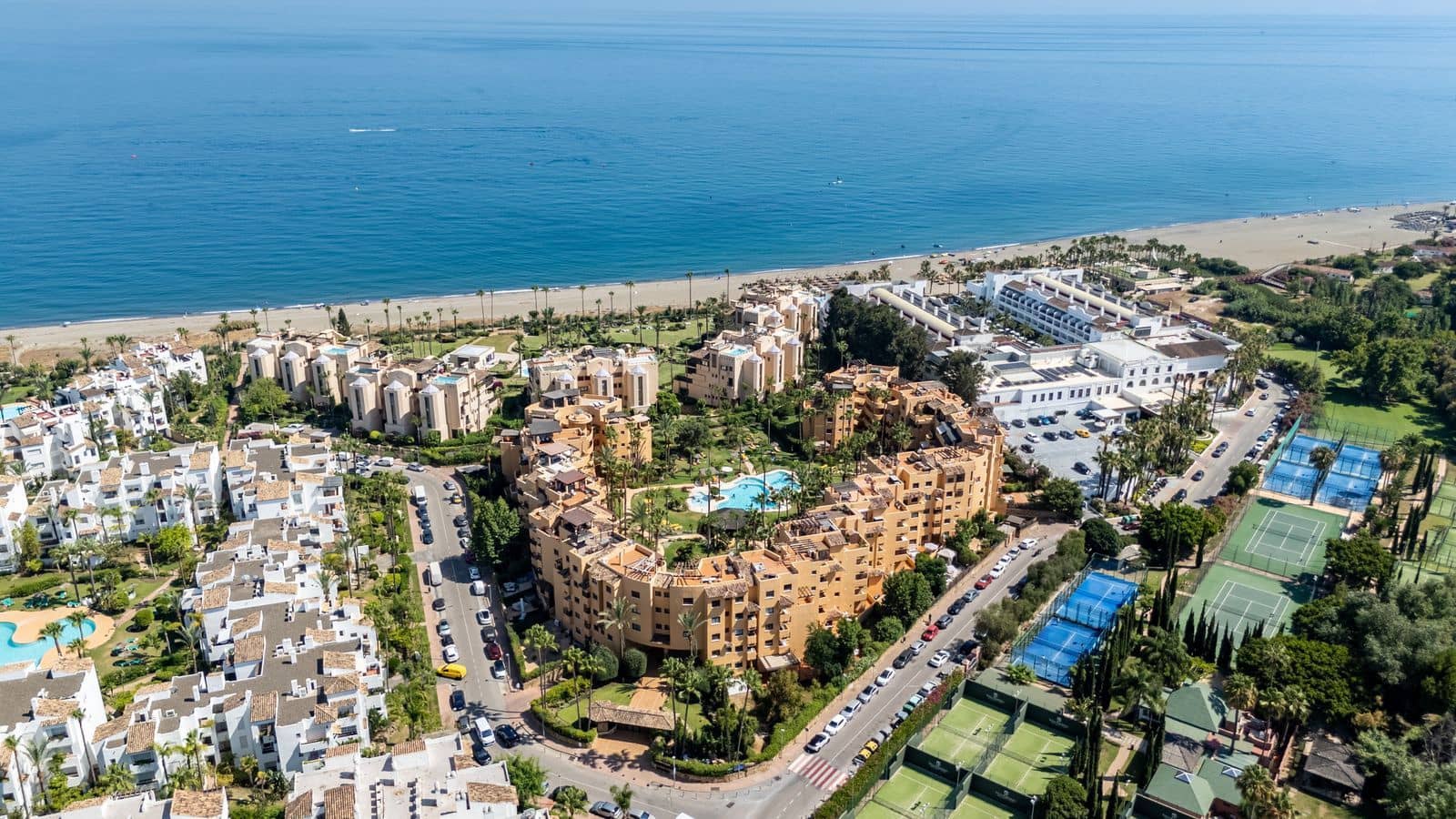 2 bedroom Apartment for sale in Costalita - € 475,000 (Ref: 9952142)