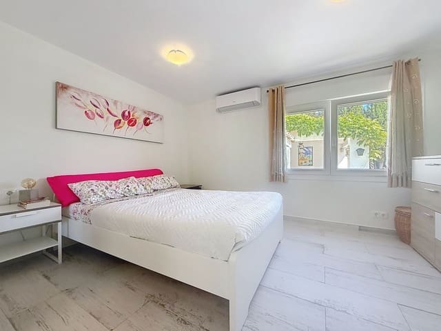 3 slaapkamer Villa te koop in Manilva - € 665.000 (Ref: 9952153)