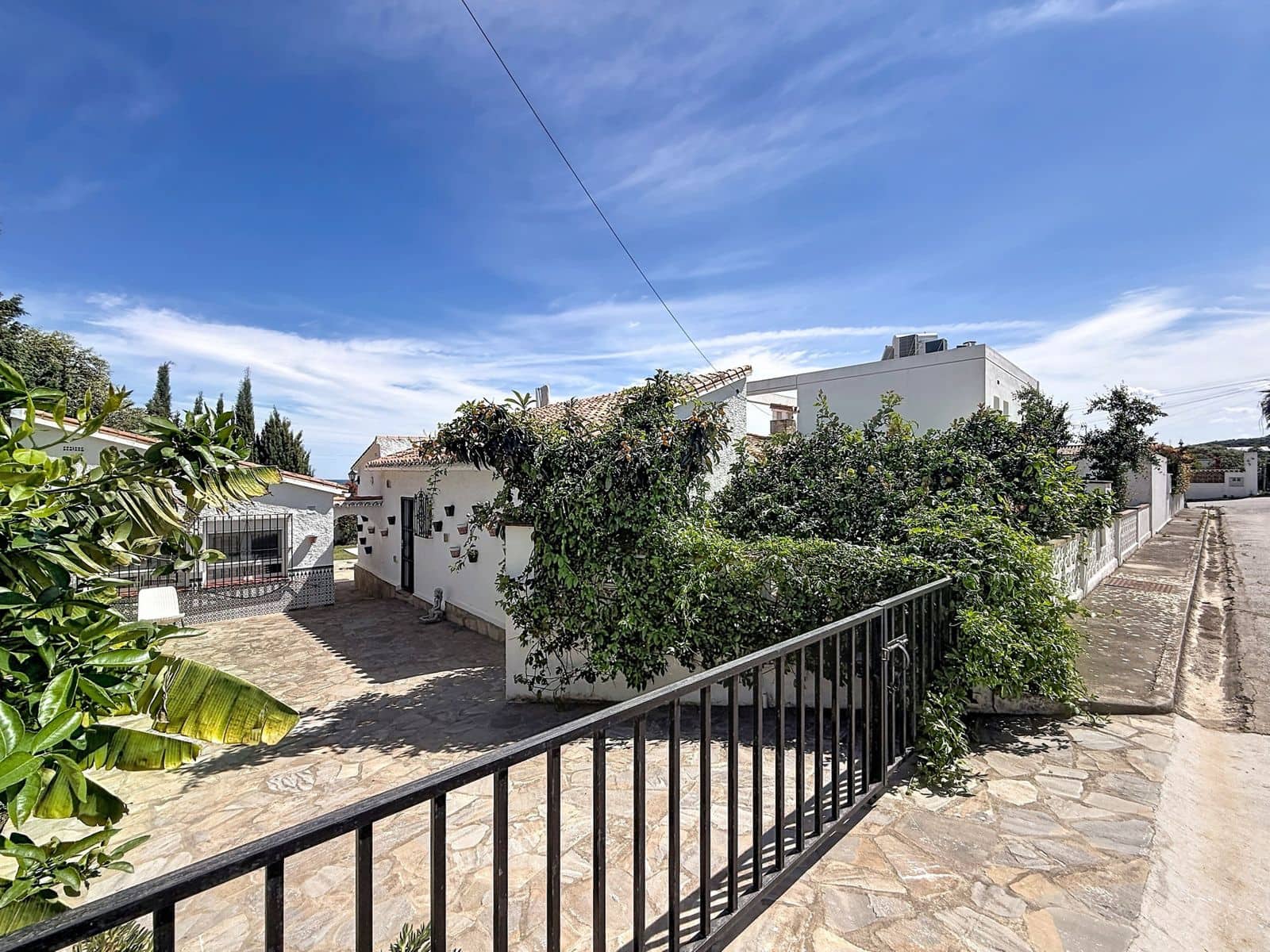 3 slaapkamer Villa te koop in Manilva - € 665.000 (Ref: 9952153)