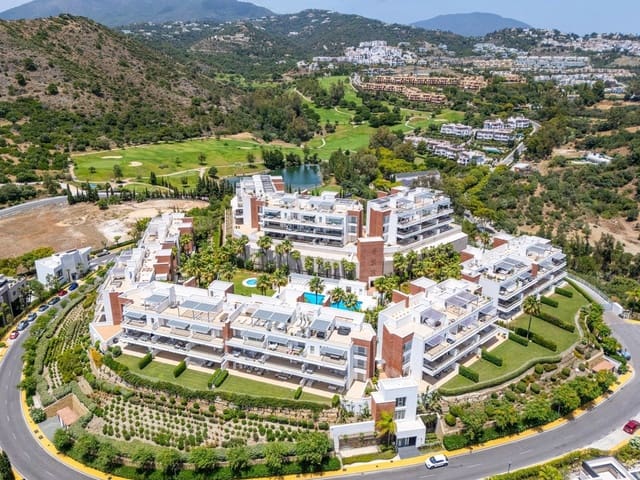 Apartamento de 2 habitaciones en Los Arqueros, Benahavís en venta - 549.000 € (Ref: 9952161)