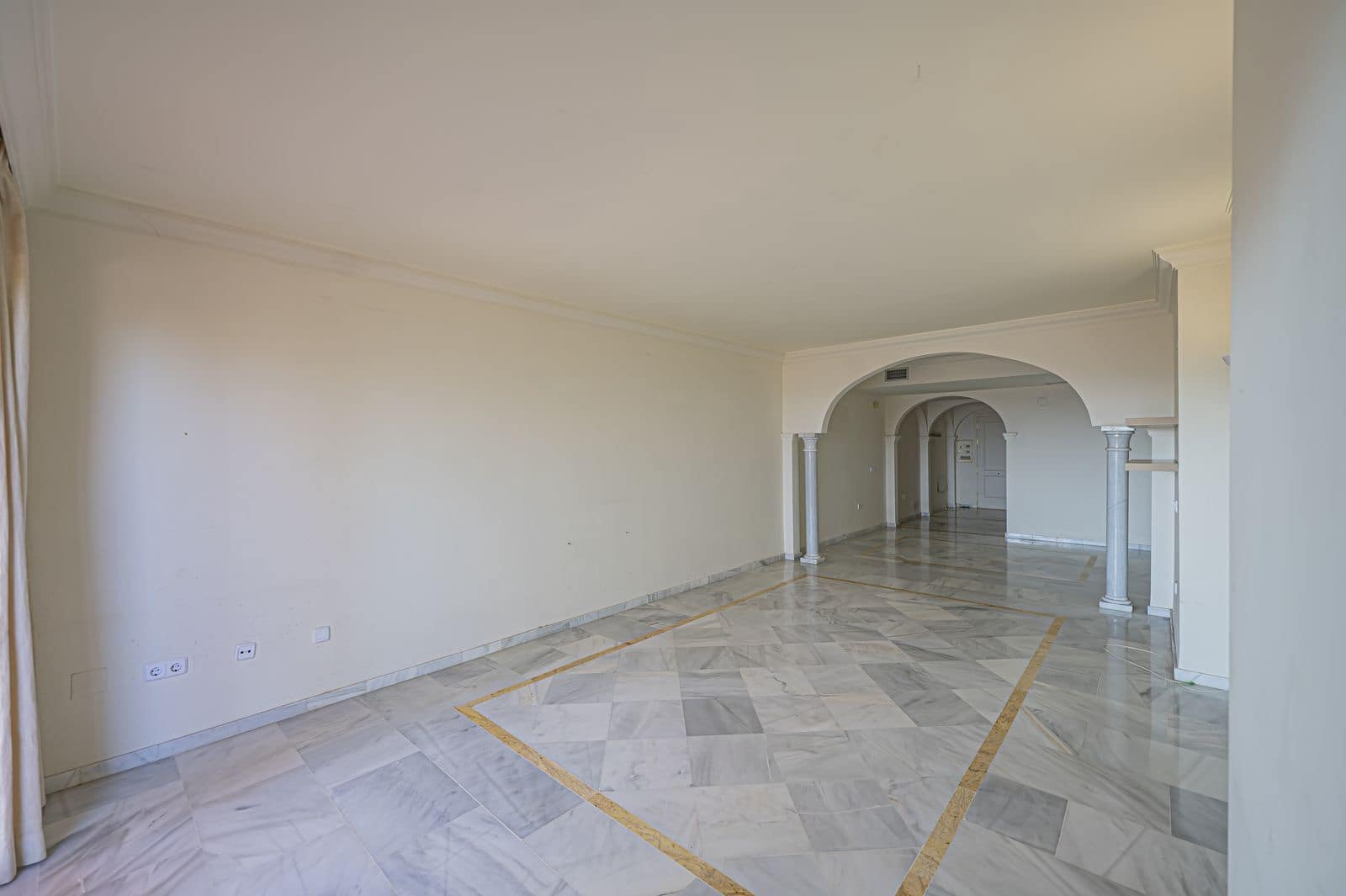 2 sypialnia Apartament na sprzedaż w Nueva Andalucia - 675 000 € (Ref: 9952163)