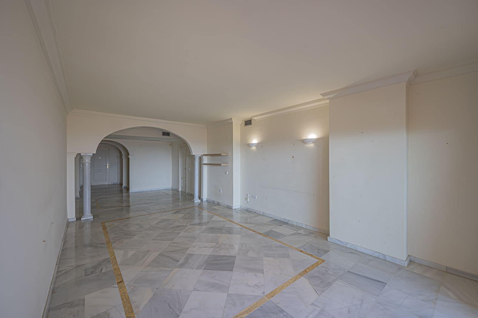 2 sypialnia Apartament na sprzedaż w Nueva Andalucia - 675 000 € (Ref: 9952163)