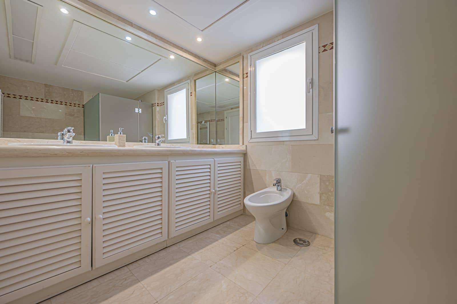 2 sypialnia Apartament na sprzedaż w Nueva Andalucia - 675 000 € (Ref: 9952163)