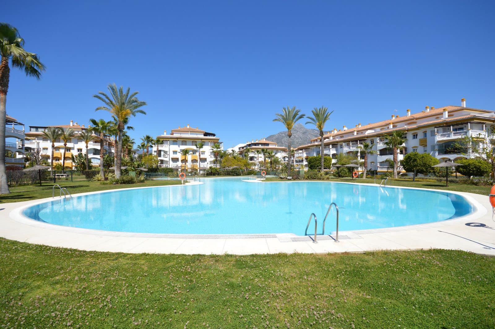 2 camera da letto Appartamento in vendita in Nueva Andalucia - 370.000 € (Rif: 9952176)
