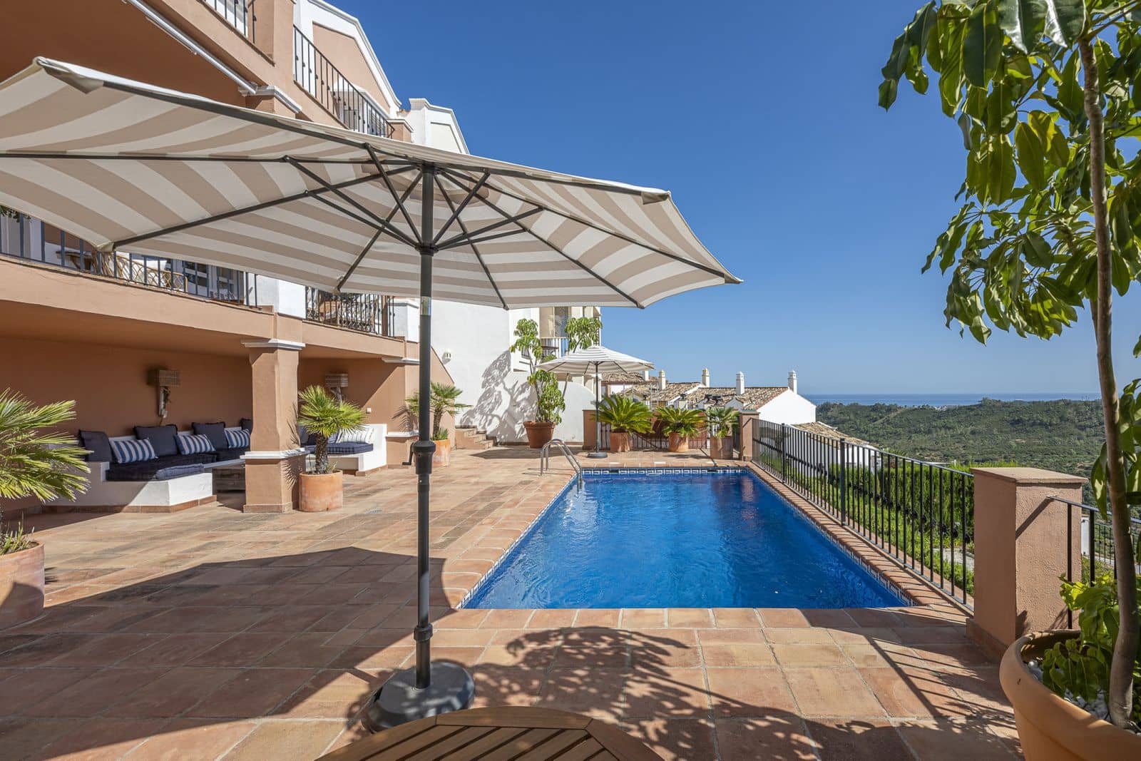 4 chambre Villa/Maison à vendre à Benahavis - 1 350 000 € (Ref: 9952177)