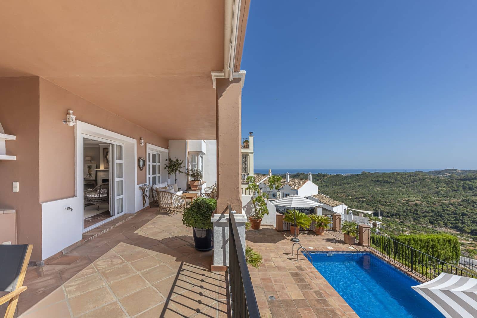 4 chambre Villa/Maison à vendre à Benahavis - 1 350 000 € (Ref: 9952177)