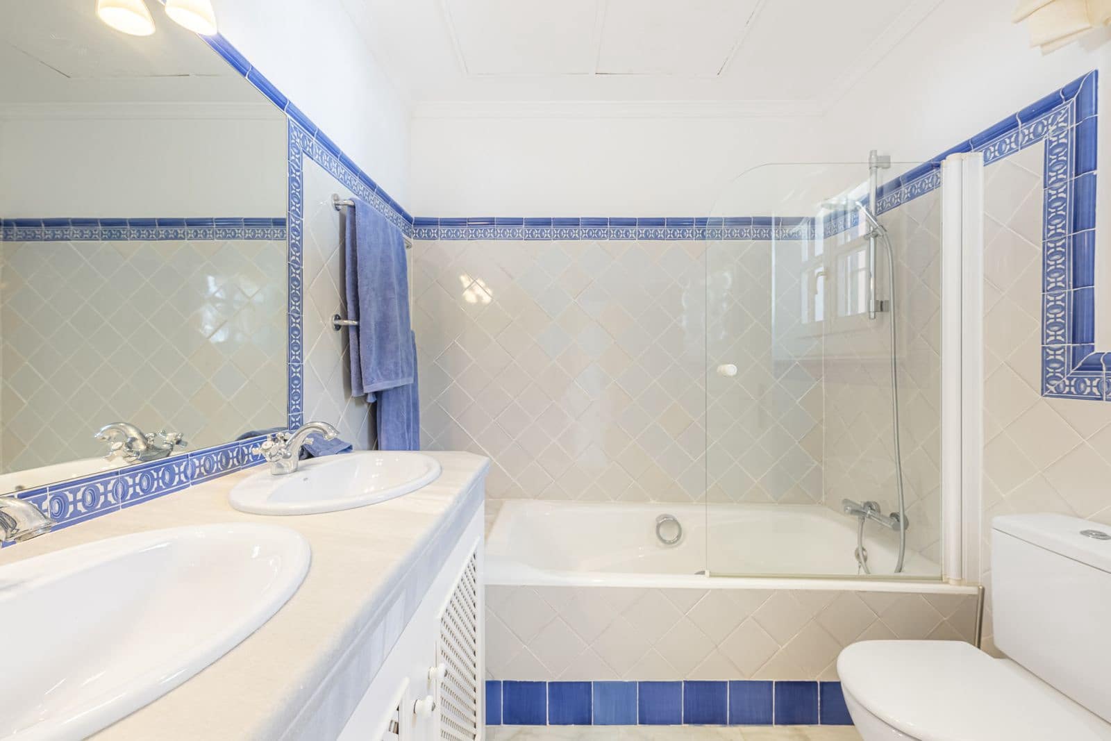 4 chambre Villa/Maison à vendre à Benahavis - 1 350 000 € (Ref: 9952177)