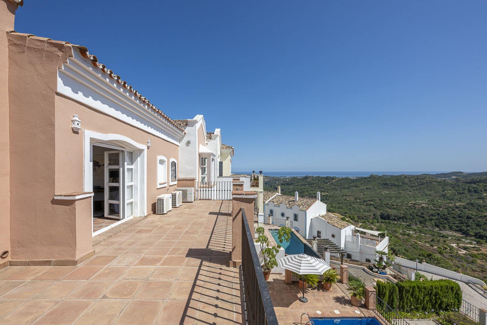 4 chambre Villa/Maison à vendre à Benahavis - 1 350 000 € (Ref: 9952177)