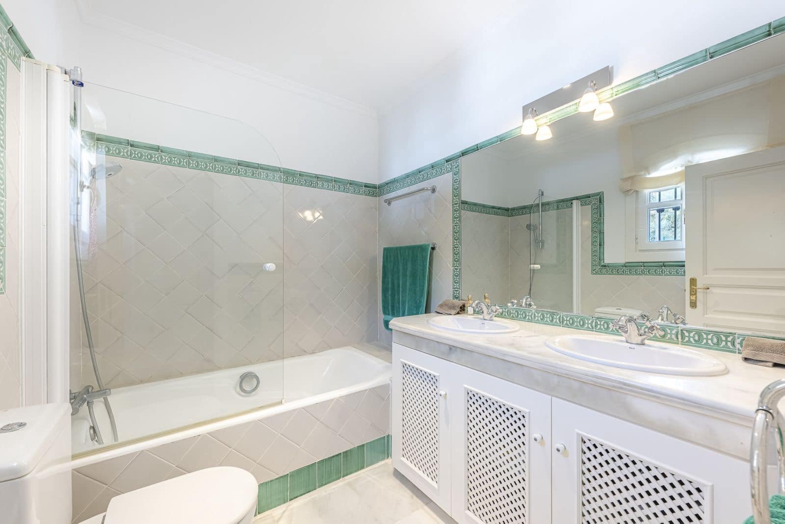 4 chambre Villa/Maison à vendre à Benahavis - 1 350 000 € (Ref: 9952177)