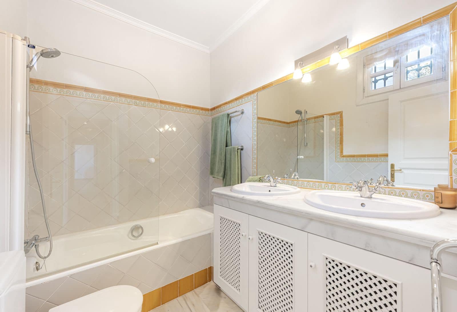 4 chambre Villa/Maison à vendre à Benahavis - 1 350 000 € (Ref: 9952177)