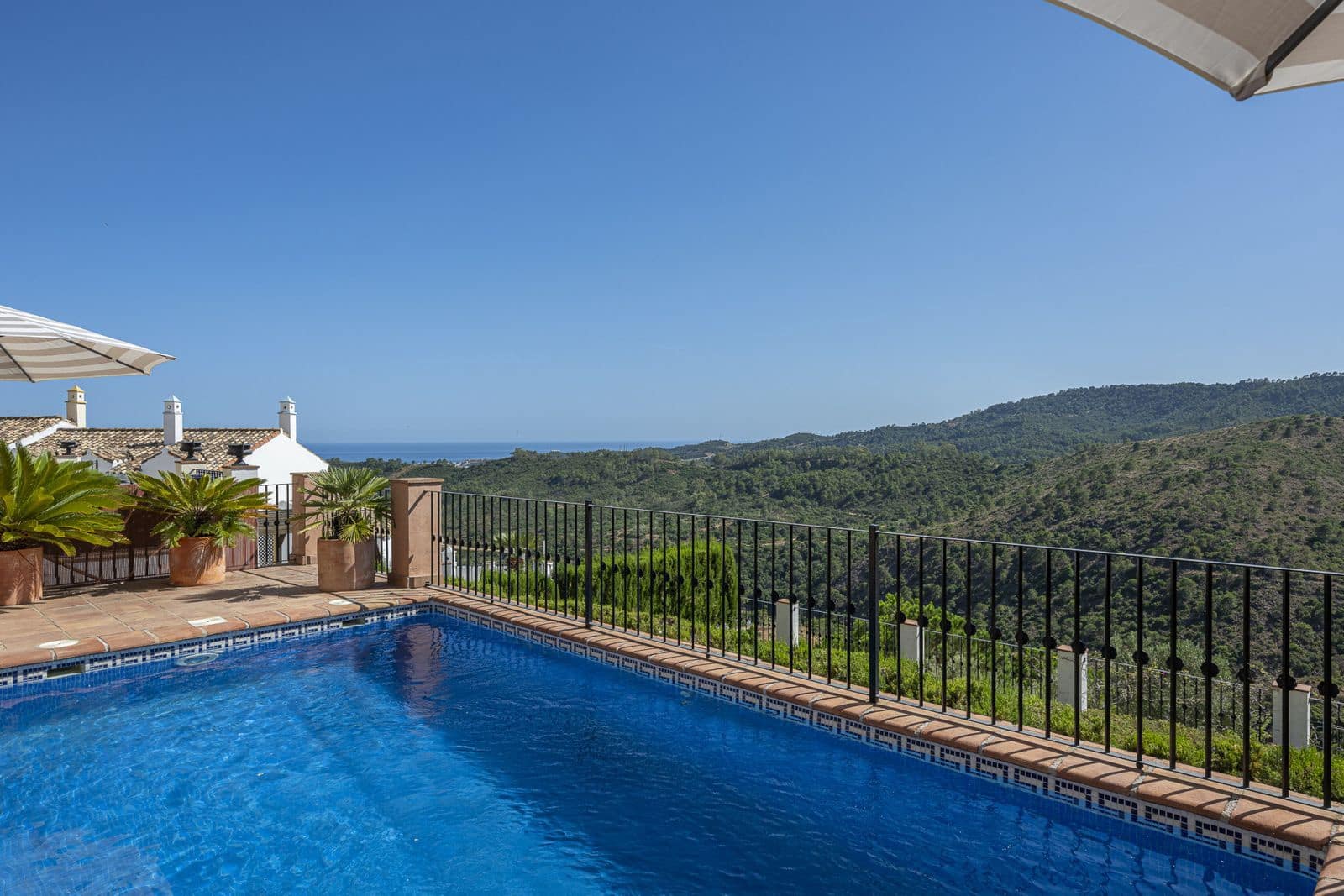 4 chambre Villa/Maison à vendre à Benahavis - 1 350 000 € (Ref: 9952177)
