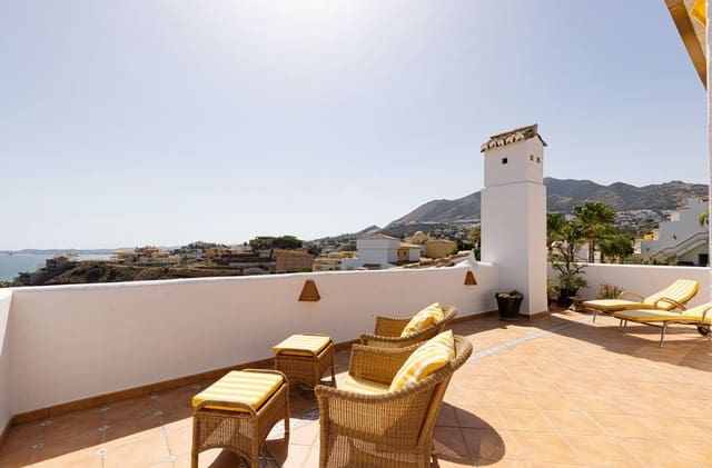 3 soverom Penthouse til salgs i Torrequebrada, Benalmádena - € 659 000 (Ref: 9952192)