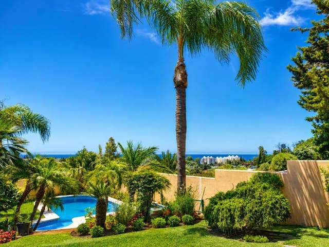 7 soveværelse Semi-Rækkehus til salg i Marbella - € 1.695.000 (Ref: 9952193)