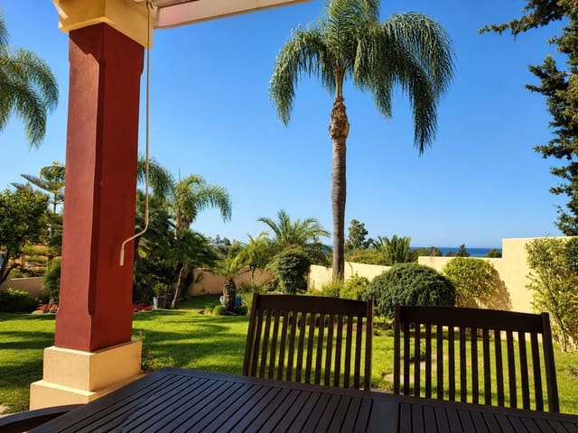 7 soveværelse Semi-Rækkehus til salg i Marbella - € 1.695.000 (Ref: 9952193)
