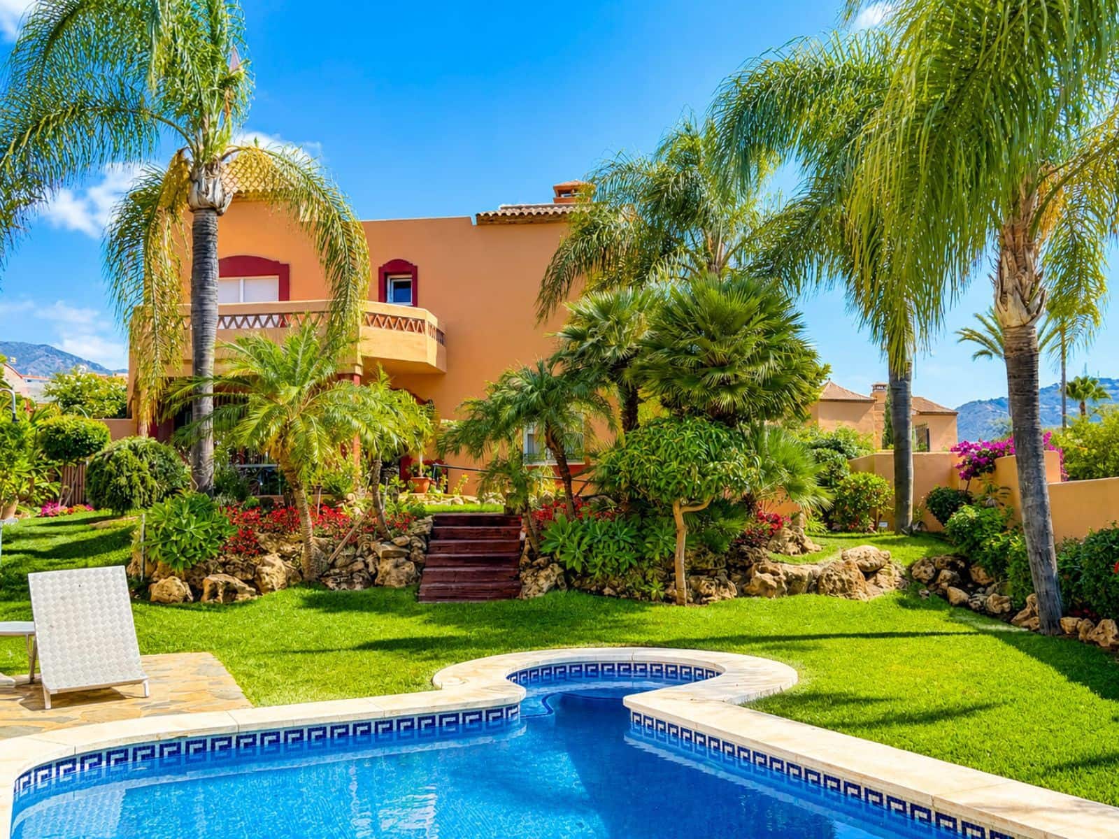 7 soveværelse Semi-Rækkehus til salg i Marbella - € 1.695.000 (Ref: 9952193)