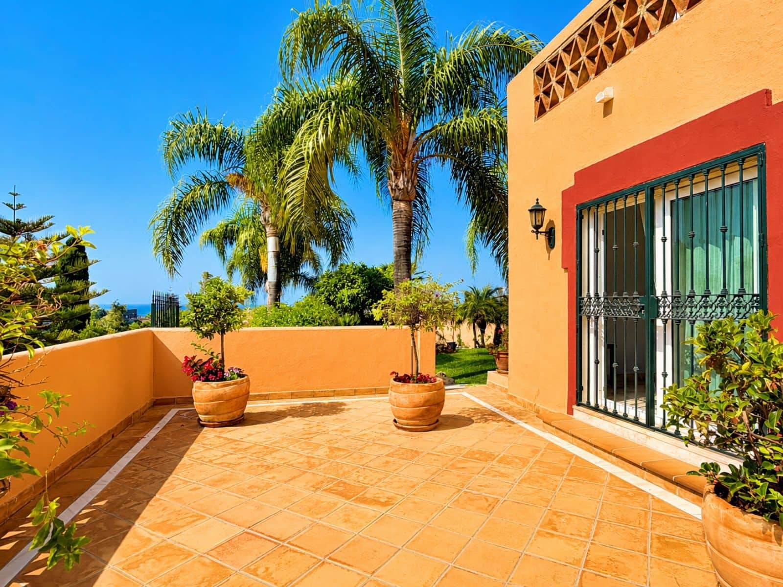 7 soveværelse Semi-Rækkehus til salg i Marbella - € 1.695.000 (Ref: 9952193)