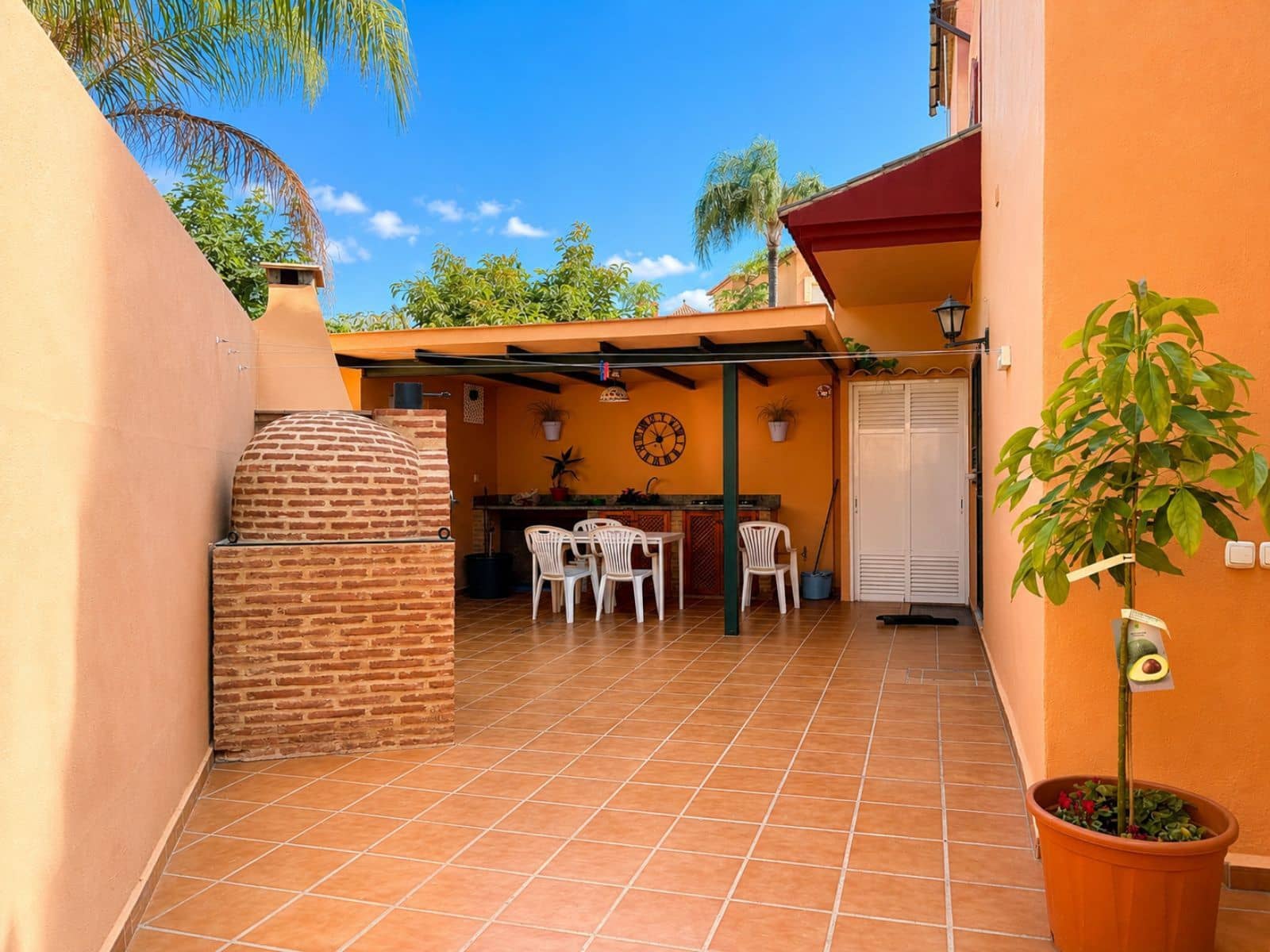 7 soveværelse Semi-Rækkehus til salg i Marbella - € 1.695.000 (Ref: 9952193)
