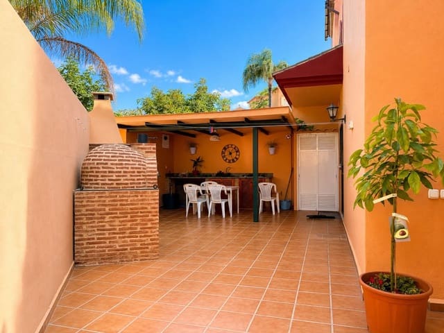 7 soveværelse Semi-Rækkehus til salg i Marbella - € 1.695.000 (Ref: 9952193)