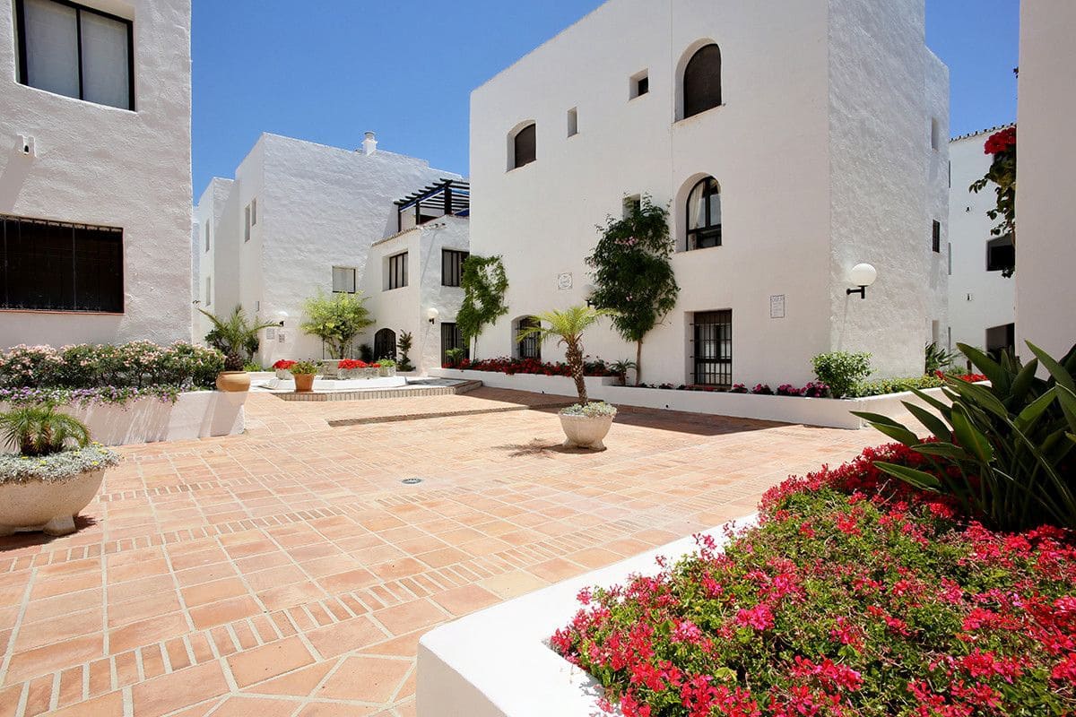 2 quarto Apartamento para venda em Puerto Banus - 725 000 € (Ref: 9952197)