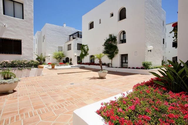 2 quarto Apartamento para venda em Puerto Banus, Marbella - 725 000 € (Ref: 9952197)