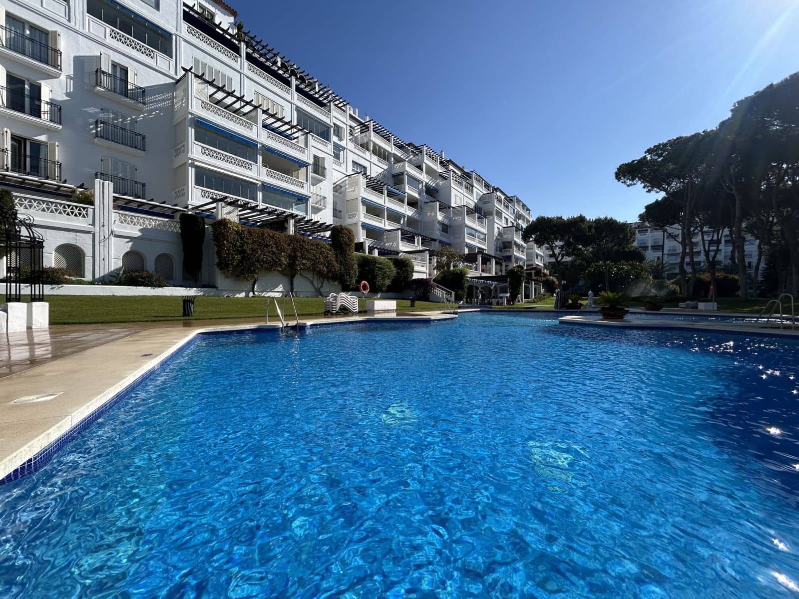 2 quarto Apartamento para venda em Puerto Banus - 725 000 € (Ref: 9952197)