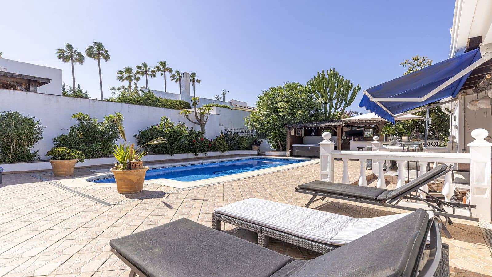 4 quarto Moradia para venda em La Duquesa / Puerto de la Duquesa - 650 000 € (Ref: 9952198)