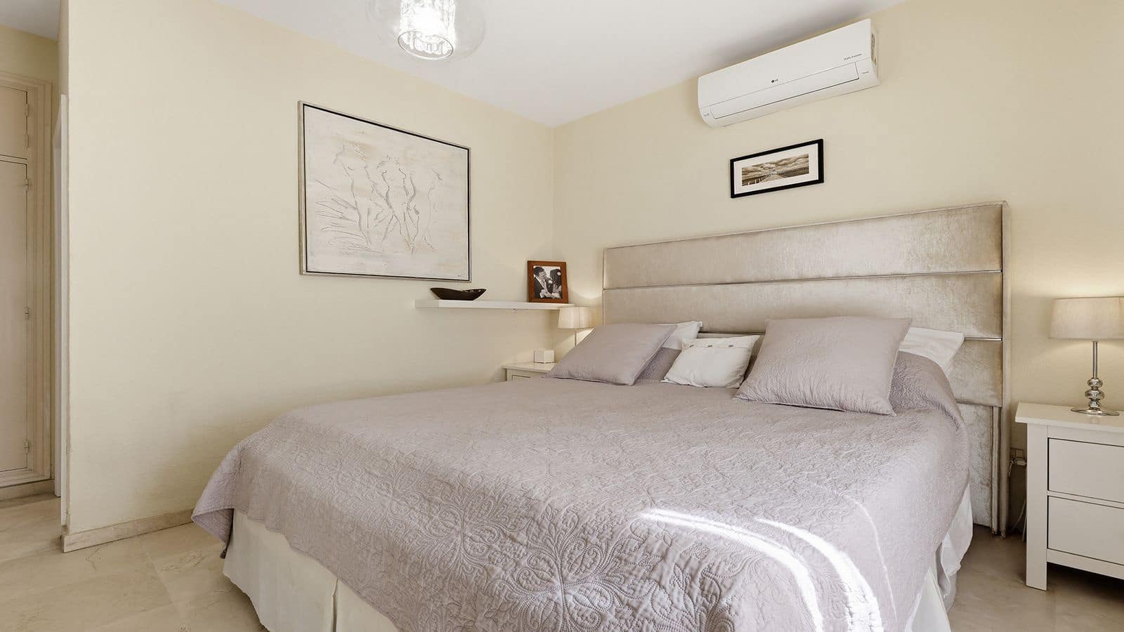 4 quarto Moradia para venda em La Duquesa / Puerto de la Duquesa - 650 000 € (Ref: 9952198)