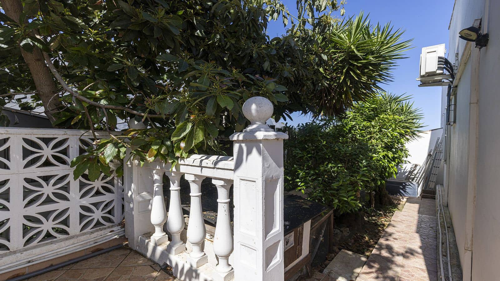 4 quarto Moradia para venda em La Duquesa / Puerto de la Duquesa - 650 000 € (Ref: 9952198)
