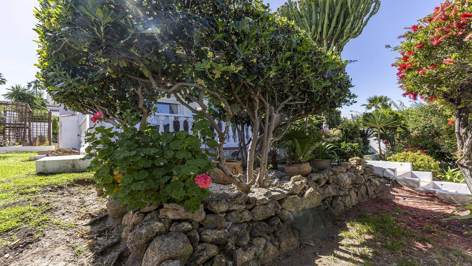 4 quarto Moradia para venda em La Duquesa / Puerto de la Duquesa - 650 000 € (Ref: 9952198)
