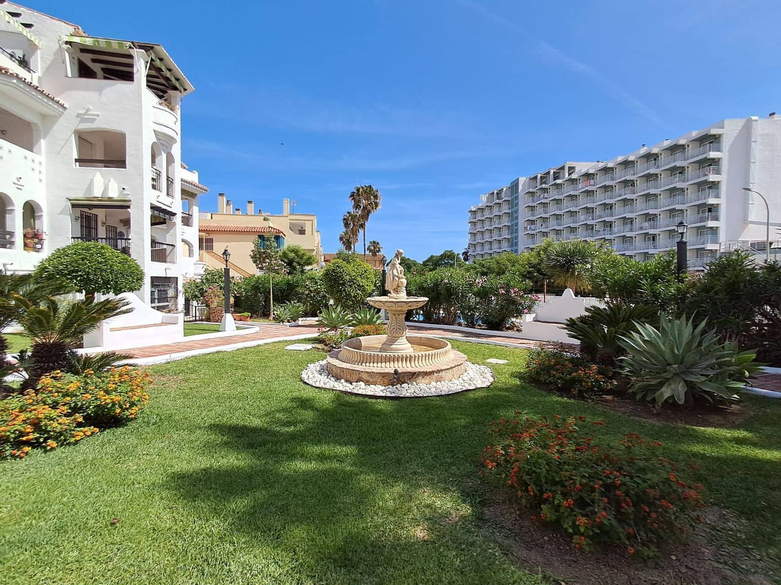 2 soveværelse Lejlighed til salg i Benalmadena Costa - € 365.000 (Ref: 9952211)