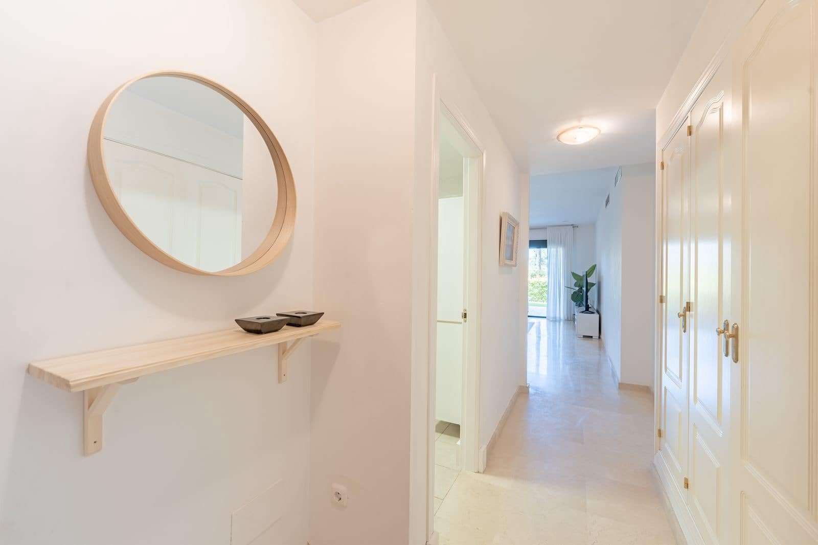 Apartamento de 2 habitaciones en Guadalmina en venta - 385.000 € (Ref: 9952216)