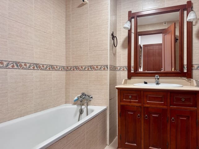 4 soverom Studio til salgs i San Pedro de Alcantara, Marbella - € 385 000 (Ref: 9952223)