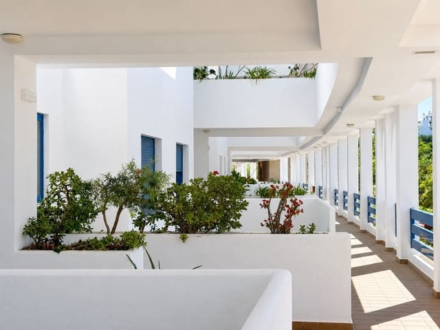 2 slaapkamer Appartement te koop in Manilva - € 330.000 (Ref: 9952224)