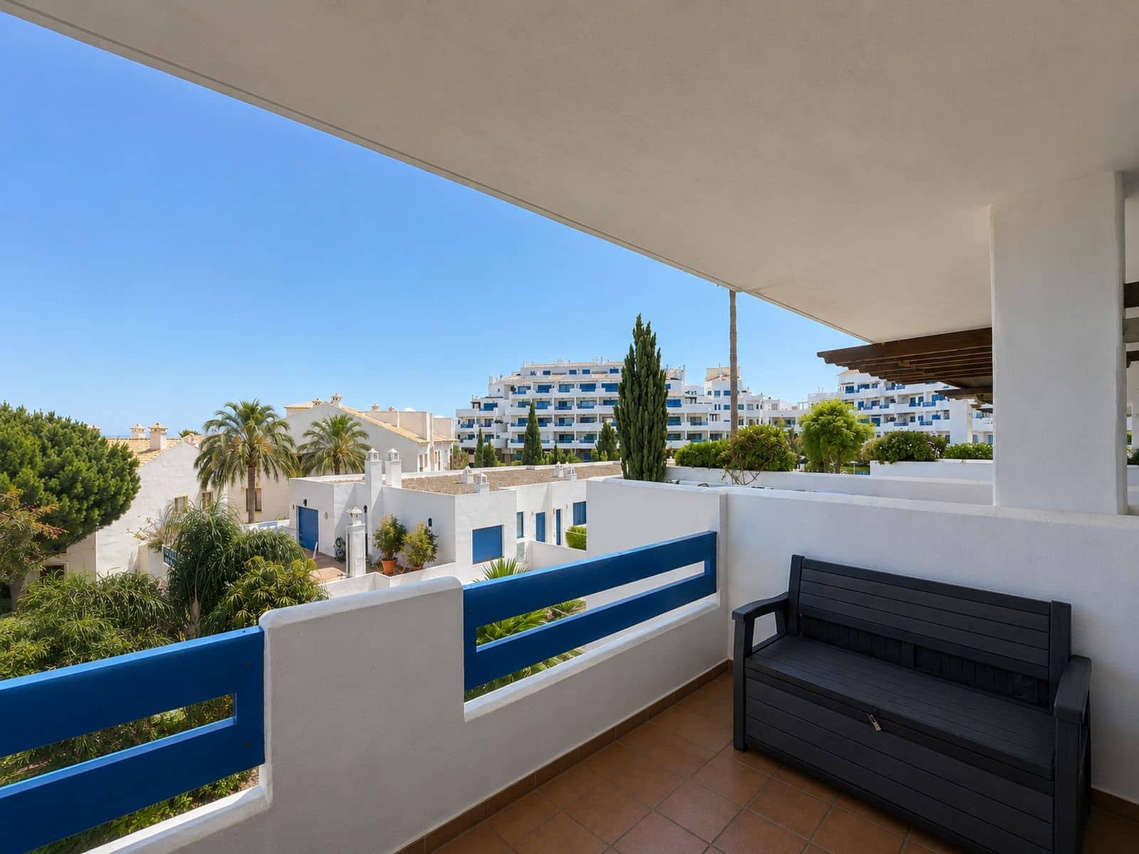 2 slaapkamer Appartement te koop in Manilva - € 330.000 (Ref: 9952224)